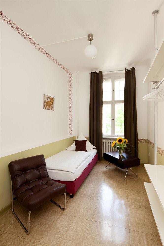 Three Little Pigs - Your Castle * Berlin