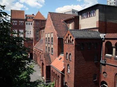 Three Little Pigs - Your Castle Hostel Berlin